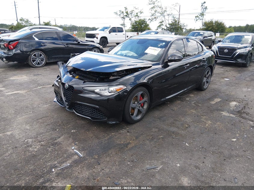 2017 Alfa romeo Giulia VIN ZARFAEBNXH7532197 IAAI salvage auction — FRONT END, Salvage Title, sold $2,750 on 2026-08-18 (photo 2)