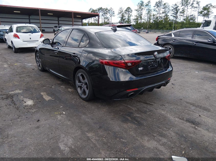 2017 Alfa romeo Giulia VIN ZARFAEBNXH7532197 IAAI salvage auction — FRONT END, Salvage Title, sold $2,750 on 2026-08-18 (photo 3)