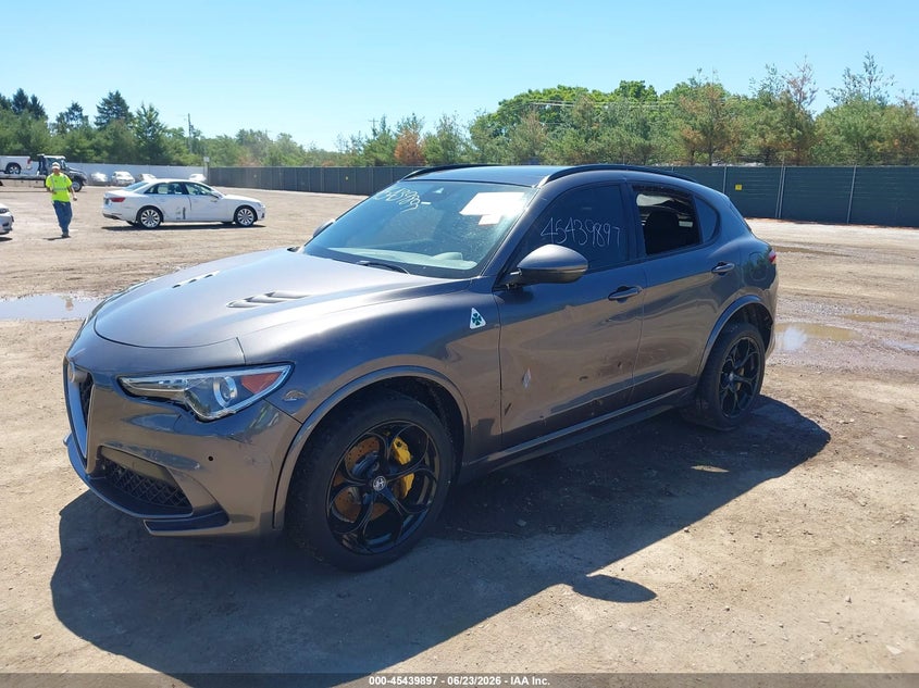 2018 Alfa romeo Stelvio VIN ZASFAKEV5J7C15476 IAAI salvage auction — STORM DAMAGE, Salvage Title, sold $10,600 on 2026-07-28 (photo 2)
