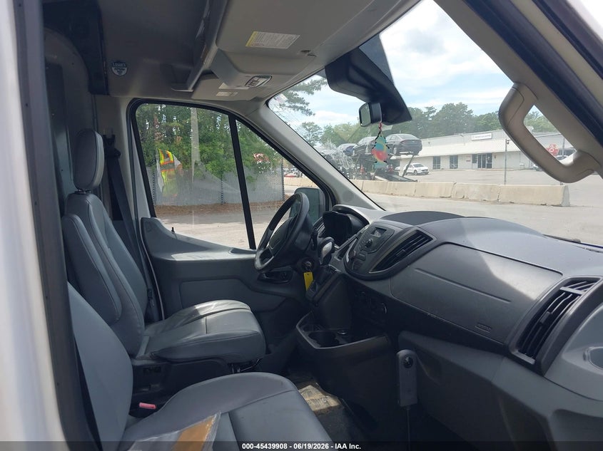 2016 Ford Transit-250 VIN 1FTYR2CG4GKA05410 IAAI salvage auction — NORMAL WEAR, Clear (Connecticut), sold $425 on 2026-07-07 (photo 5)