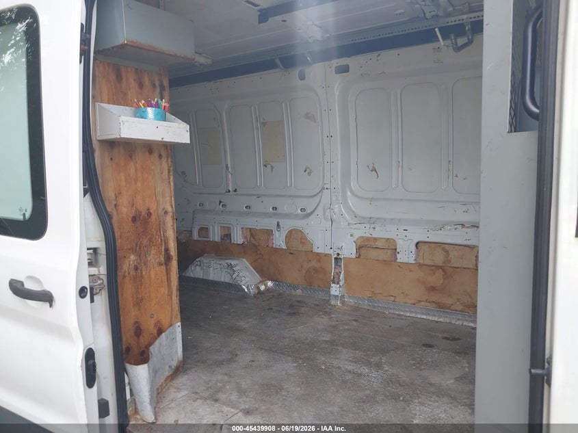2016 Ford Transit-250 VIN 1FTYR2CG4GKA05410 IAAI salvage auction — NORMAL WEAR, Clear (Connecticut), sold $425 on 2026-07-07 (photo 8)