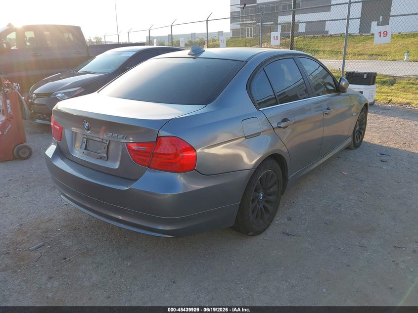 2009 BMW 3 series VIN WBAPH57549NL79068 IAAI salvage auction — NORMAL WEAR, Clear (Texas), sold $575 on 2026-07-07 (photo 4)