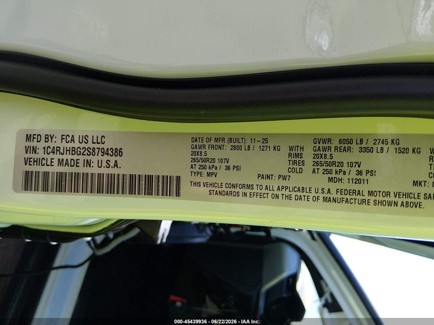 2025 Jeep Grand cherokee VIN 1C4RJHBG2S8794386 IAAI salvage auction — VANDALISM, Wait Title, sold $27,050 on 2026-09-30 (photo 9)