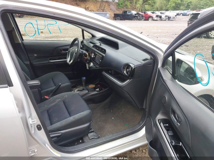 2015 Toyota Prius c VIN JTDKDTB36F1092935 IAAI salvage auction — FRONT END, Salvage (Pennsylvania), sold $1,100 on 2026-07-28 (photo 5)