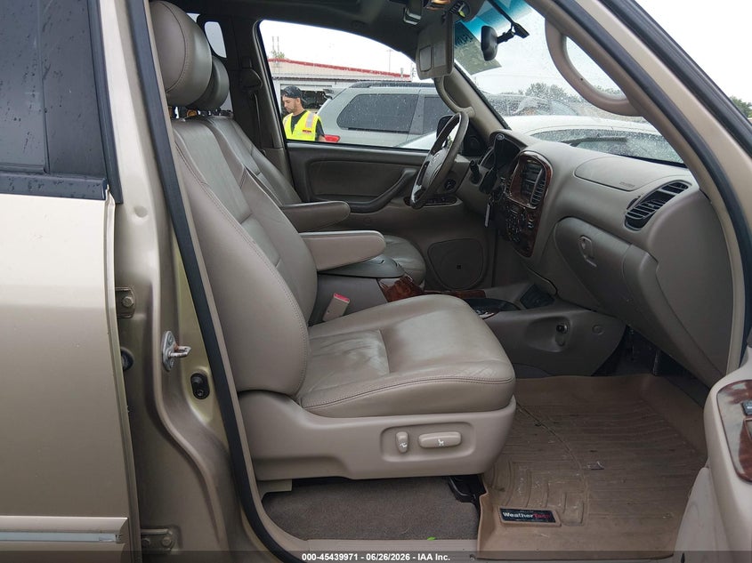 2005 Toyota Sequoia VIN 5TDBT44A15S240611 IAAI salvage auction — NORMAL WEAR, Original (Ohio), sold $1,000 on 2026-07-29 (photo 5)