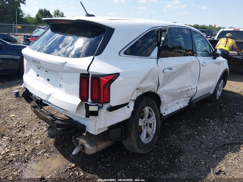 2023 Kia Sorento VIN 5XYRG4LC4PG218575 IAAI salvage auction — RIGHT SIDE, Salvage Title, sold $4,950 on 2026-07-29 (photo 4)
