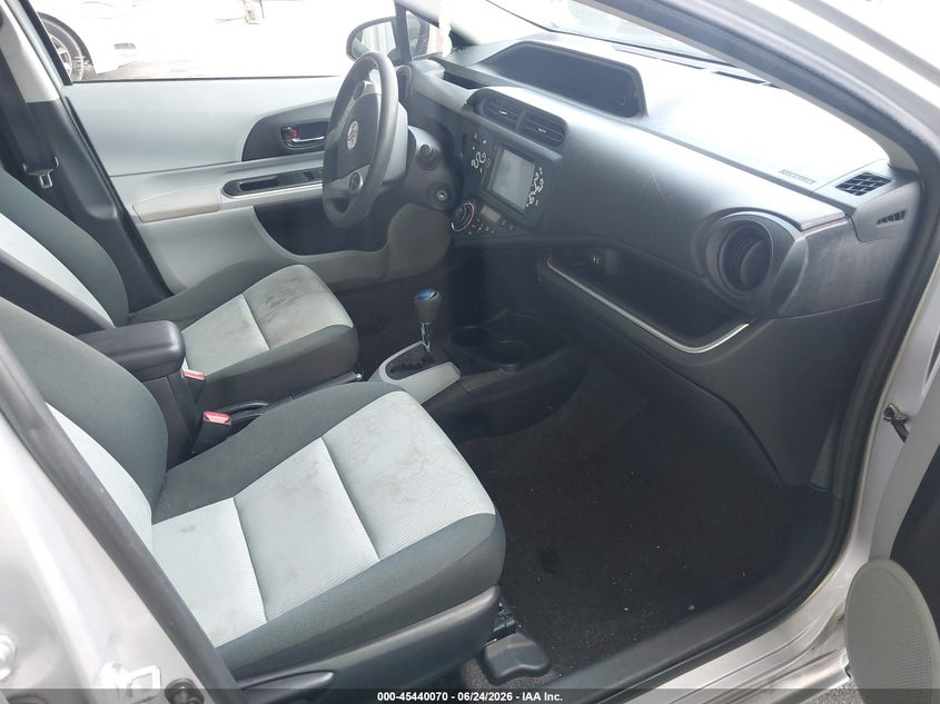 2014 Toyota Prius c VIN JTDKDTB38E1573610 IAAI salvage auction — REAR END, Rebuildable (Florida), sold $1,275 on 2026-07-29 (photo 5)
