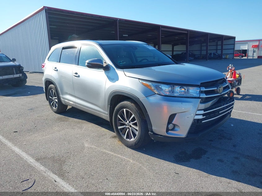 2017 Toyota Highlander VIN 5TDJZRFH6HS481652 IAAI salvage auction — FRONT END, Salvage Title, sold $6,200 on 2026-07-29 (photo 1)