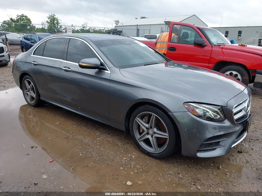 2017 Mercedes-benz E-klasse VIN WDDZF4KB7HA198518 IAAI salvage auction — WATER/FLOOD, Salvage Title, sold $3,900 on 2026-07-22 (photo 1)