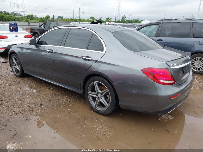 2017 Mercedes-benz E-klasse VIN WDDZF4KB7HA198518 IAAI salvage auction — WATER/FLOOD, Salvage Title, sold $3,900 on 2026-07-22 (photo 3)