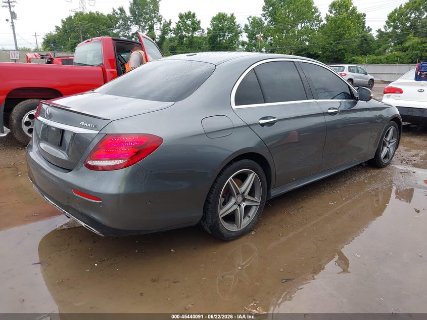 2017 Mercedes-benz E-klasse VIN WDDZF4KB7HA198518 IAAI salvage auction — WATER/FLOOD, Salvage Title, sold $3,900 on 2026-07-22 (photo 4)