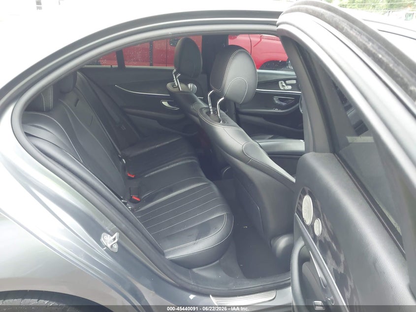 2017 Mercedes-benz E-klasse VIN WDDZF4KB7HA198518 IAAI salvage auction — WATER/FLOOD, Salvage Title, sold $3,900 on 2026-07-22 (photo 8)