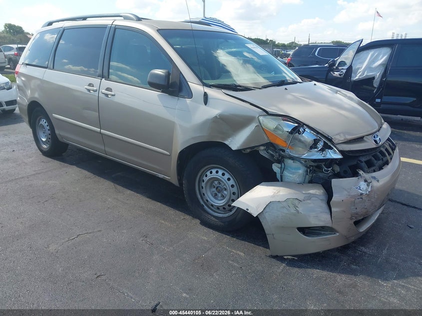 2008 Toyota Sienna VIN 5TDZK23C48S192969 IAAI salvage auction — RIGHT SIDE, Rebuildable (Florida), sold $550 on 2026-07-16 (photo 6)