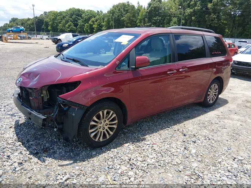 2011 Toyota Sienna VIN 5TDYK3DC8BS006812 IAAI salvage auction — FRONT END, Salvage (Georgia), sold $1,250 on 2026-07-29 (photo 2)
