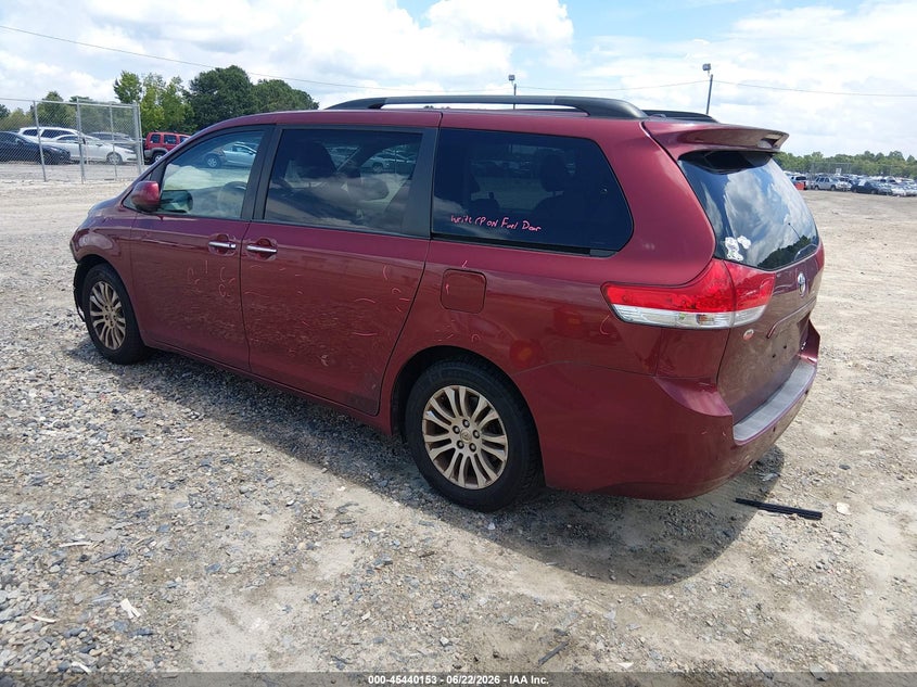 2011 Toyota Sienna VIN 5TDYK3DC8BS006812 IAAI salvage auction — FRONT END, Salvage (Georgia), sold $1,250 on 2026-07-29 (photo 3)