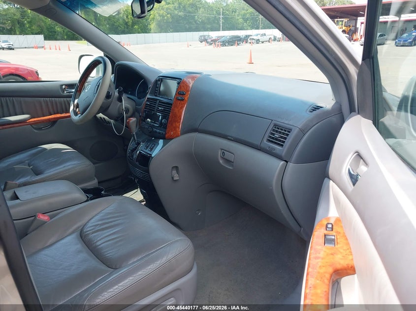 2010 Toyota Sienna VIN 5TDYK4CC3AS291330 IAAI salvage auction — LEFT FRONT, Salvage (Tennessee), sold $825 on 2026-07-21 (photo 5)