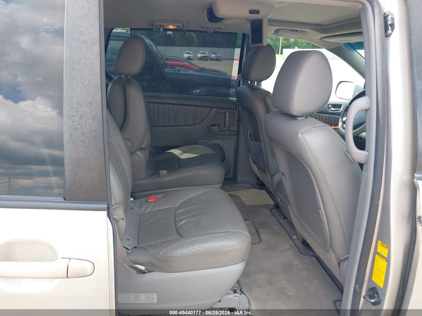 2010 Toyota Sienna VIN 5TDYK4CC3AS291330 IAAI salvage auction — LEFT FRONT, Salvage (Tennessee), sold $825 on 2026-07-21 (photo 8)