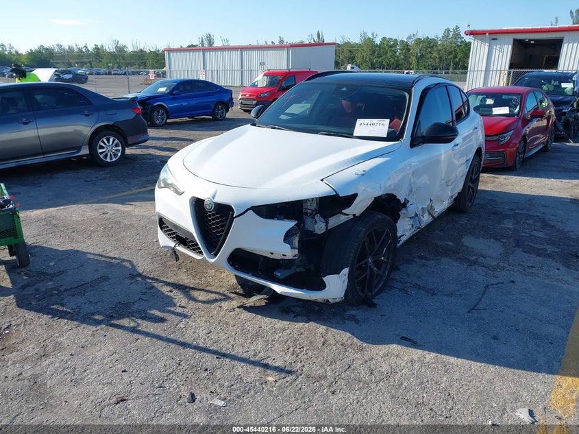2020 Alfa romeo Stelvio VIN ZASPAJAN7L7C86315 IAAI salvage auction — LEFT SIDE, Salvage Title, sold $2,800 on 2026-07-27 (photo 2)