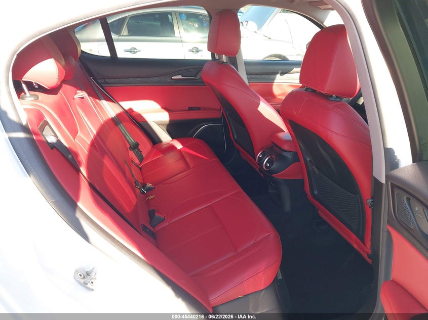 2020 Alfa romeo Stelvio VIN ZASPAJAN7L7C86315 IAAI salvage auction — LEFT SIDE, Salvage Title, sold $2,800 on 2026-07-27 (photo 8)