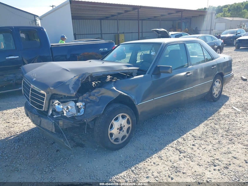 1995 Mercedes-benz E-klasse VIN WDBEA32E8SC205241 IAAI salvage auction — FRONT END, Salvage (Ohio), sold $475 on 2026-07-29 (photo 2)