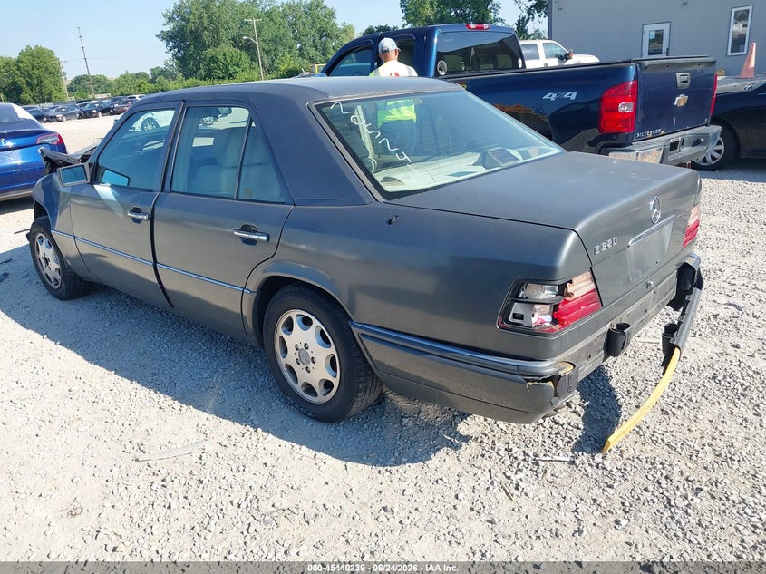 1995 Mercedes-benz E-klasse VIN WDBEA32E8SC205241 IAAI salvage auction — FRONT END, Salvage (Ohio), sold $475 on 2026-07-29 (photo 3)