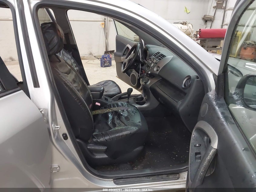 2006 Toyota Rav 4 VIN JTMBK32V765007097 IAAI salvage auction — NORMAL WEAR, Clear (New York), sold $425 on 2026-07-16 (photo 5)