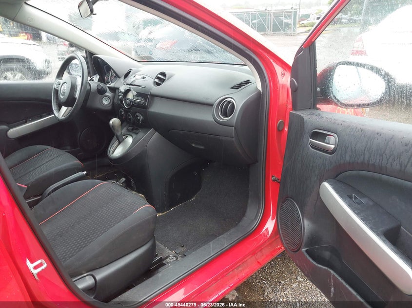 2012 Mazda 2 VIN JM1DE1LZ0C0134191 IAAI salvage auction — FRONT END, Salvage (Pennsylvania), sold $1,125 on 2026-07-10 (photo 5)