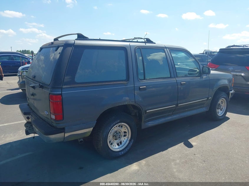 1993 Ford Explorer VIN 1FMDU34X6PUA93006 IAAI salvage auction — NORMAL WEAR, Clear (North Carolina), sold $1,200 on 2026-07-08 (photo 4)