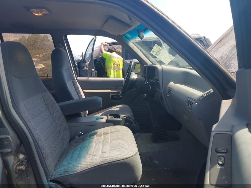 1993 Ford Explorer VIN 1FMDU34X6PUA93006 IAAI salvage auction — NORMAL WEAR, Clear (North Carolina), sold $1,200 on 2026-07-08 (photo 5)