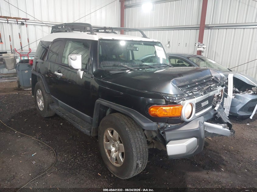 2008 Toyota Fj cruiser VIN JTEBU11F08K006592 IAAI salvage auction — FRONT END, Salvage (Virginia), sold $4,350 on 2026-07-09 (photo 1)
