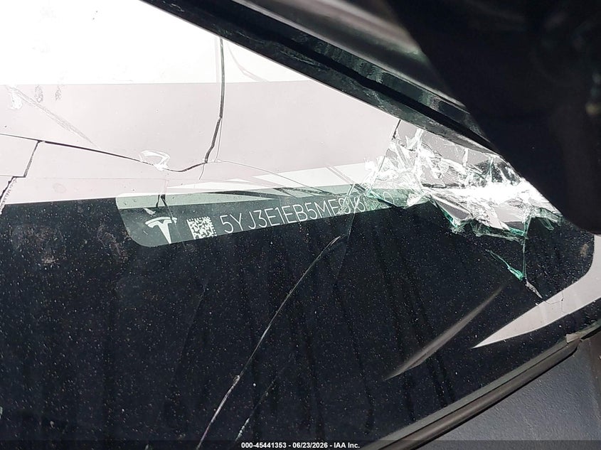 2021 Tesla Model 3 VIN 5YJ3E1EB5MF916050 IAAI salvage auction — FRONT END, Salvage Title, sold $1,150 on 2026-07-28 (photo 9)