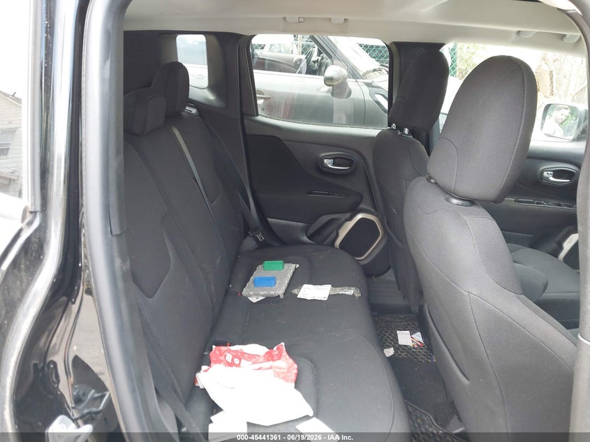 2017 Jeep Renegade VIN ZACCJBBB6HPG09183 IAAI salvage auction — LEFT SIDE, Clear (Indiana), sold $2,975 on 2026-07-20 (photo 8)