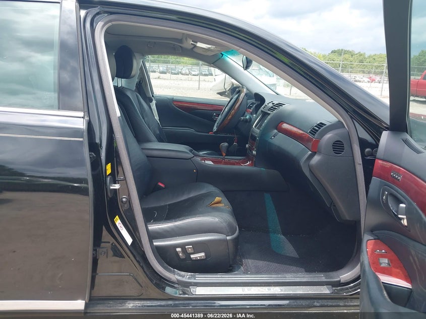 2009 Lexus Ls VIN JTHBL46FX95085222 IAAI salvage auction — SIDE, Clear (Tennessee), sold $1,050 on 2026-08-26 (photo 5)