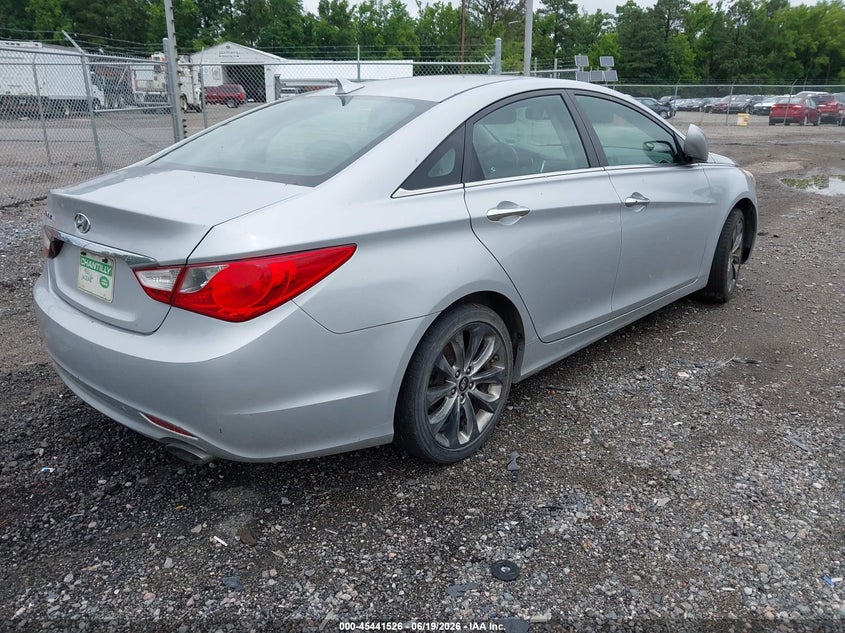 2011 Hyundai Sonata VIN 5NPEC4AC9BH258584 IAAI salvage auction — NORMAL WEAR, Clear (Virginia), sold $400 on 2026-07-31 (photo 4)