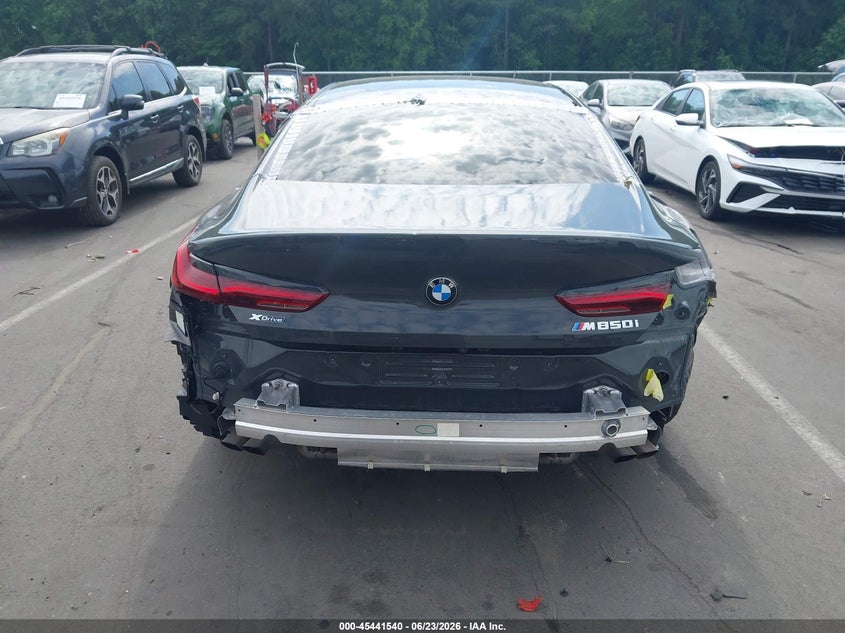 2023 BMW 8er VIN WBAGV8C00PCK75206 IAAI salvage auction — REAR END, Salvage Title, sold $24,900 on 2026-07-31 (photo 6)