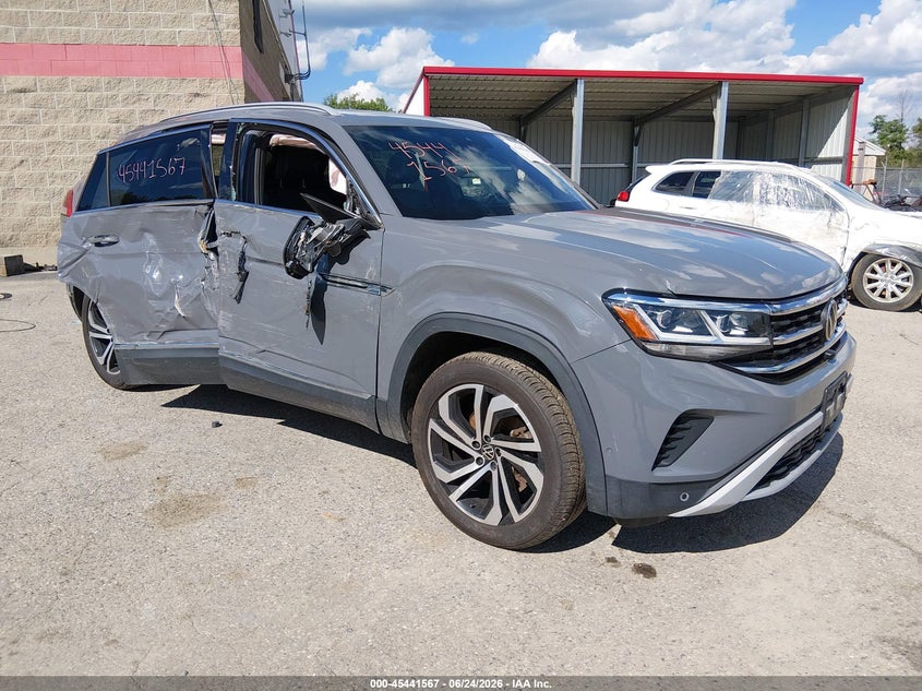 2021 Volkswagen Atlas cross sport VIN 1V2TC2CA4MC215517 IAAI salvage auction — SIDE, Salvage Title, sold $5,400 on 2026-07-31 (photo 1)