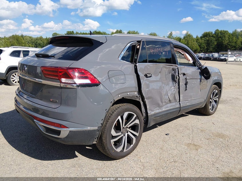 2021 Volkswagen Atlas cross sport VIN 1V2TC2CA4MC215517 IAAI salvage auction — SIDE, Salvage Title, sold $5,400 on 2026-07-31 (photo 4)