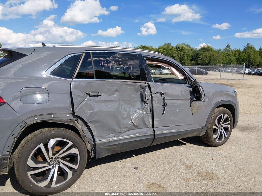 2021 Volkswagen Atlas cross sport VIN 1V2TC2CA4MC215517 IAAI salvage auction — SIDE, Salvage Title, sold $5,400 on 2026-07-31 (photo 6)