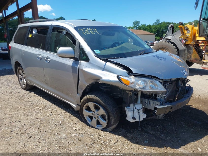 2015 Toyota Sienna VIN 5TDKK3DC7FS670952 IAAI salvage auction — FRONT END, Mv-907A (New York), sold $950 on 2026-07-14 (photo 1)