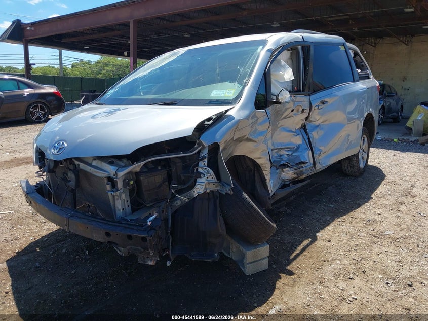 2015 Toyota Sienna VIN 5TDKK3DC7FS670952 IAAI salvage auction — FRONT END, Mv-907A (New York), sold $950 on 2026-07-14 (photo 2)