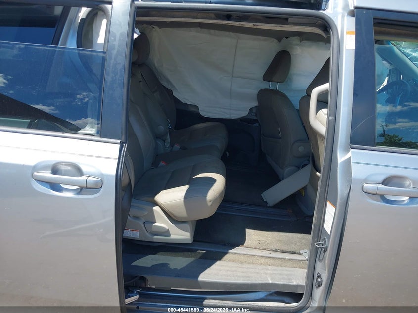 2015 Toyota Sienna VIN 5TDKK3DC7FS670952 IAAI salvage auction — FRONT END, Mv-907A (New York), sold $950 on 2026-07-14 (photo 8)