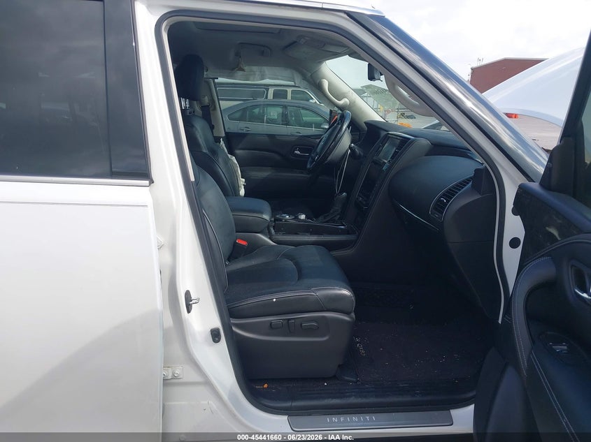 2020 Infiniti Qx80 VIN JN8AZ2NF3L9701123 IAAI salvage auction — SIDE, Salvage Title, sold $11,300 on 2026-08-16 (photo 5)