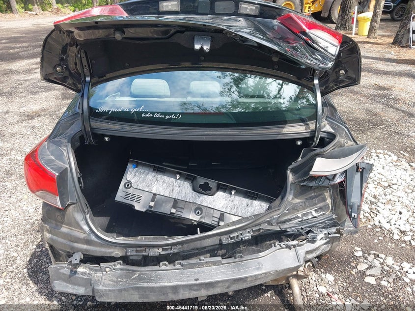 2015 Hyundai Elantra VIN KMHDH4AE1FU265518 IAAI salvage auction — FRONT & REAR, Clear (Virginia), sold $475 on 2026-07-10 (photo 6)