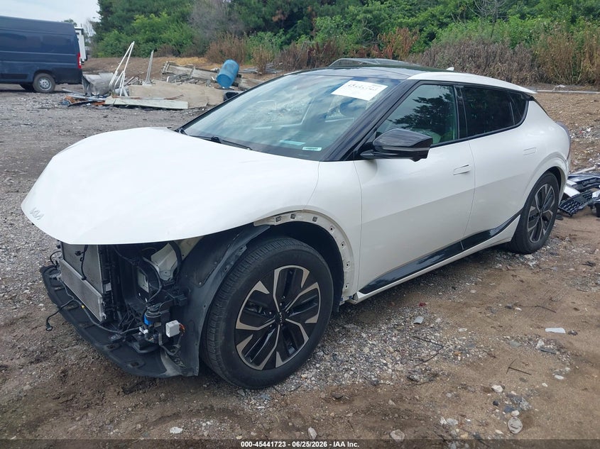 2022 Kia Ev6 VIN KNDC44LA8N5054461 IAAI salvage auction — RIGHT FRONT, Salvage (Indiana), sold $8,900 on 2026-08-19 (photo 2)