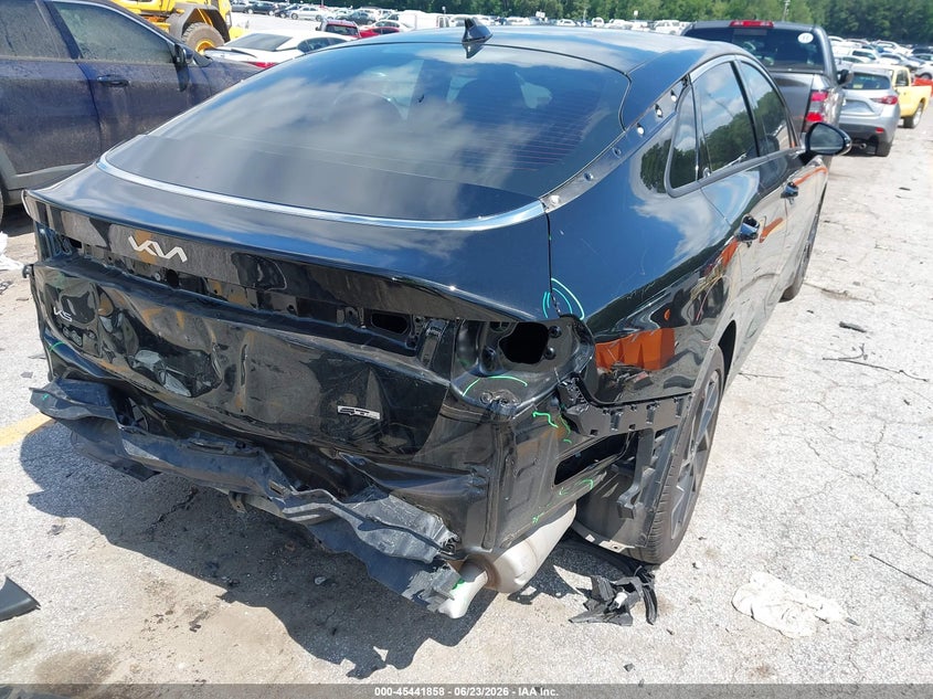 2026 Kia K5 VIN KNAG64J78T5440536 IAAI salvage auction — REAR END, Salvage Title, sold $10,200 on 2026-07-29 (photo 4)