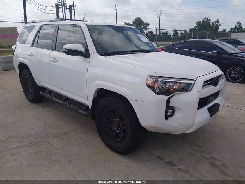 2022 Toyota 4runner VIN JTEFU5JR1N5256940 IAAI salvage auction — SIDE, Salvage Title, sold $20,150 on 2026-08-21 (photo 1)