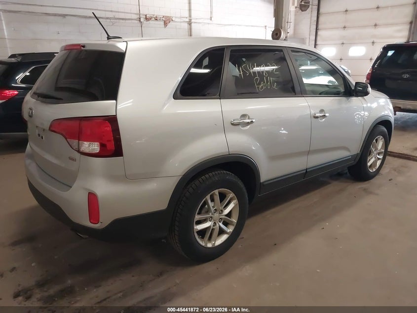 2014 Kia Sorento VIN 5XYKT3A60EG475508 IAAI salvage auction — NORMAL WEAR, Clear (Minnesota), sold $1,400 on 2026-07-08 (photo 4)