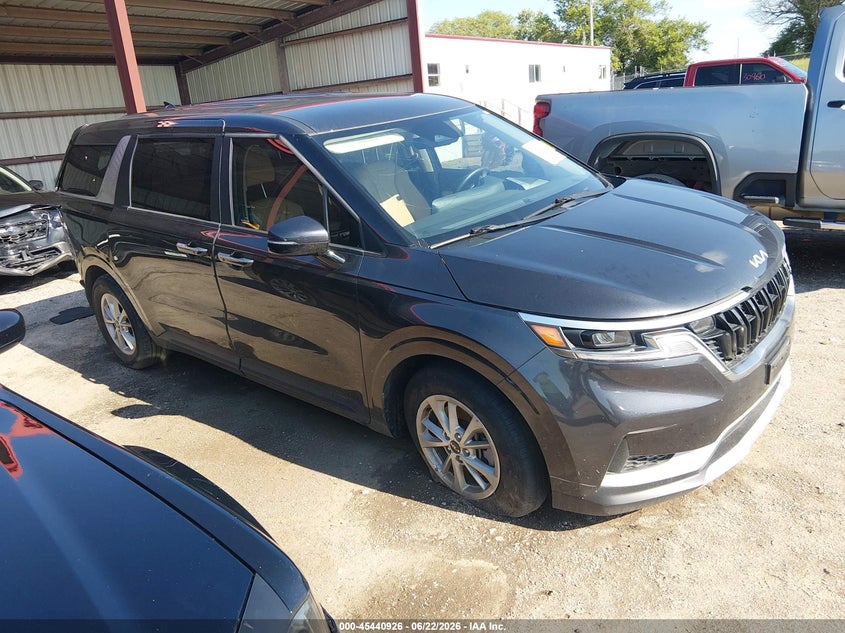 2024 Kia Carnival VIN KNDNB4H3XR6433907 — IAAI salvage auction photo
