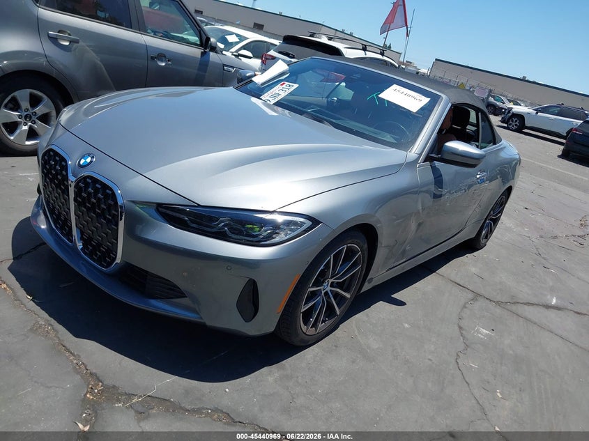 2024 BMW 4er VIN WBA23AT01RCP24614 IAAI salvage auction — SIDE, Salvage Title, sold $19,000 on 2026-08-05 (photo 2)