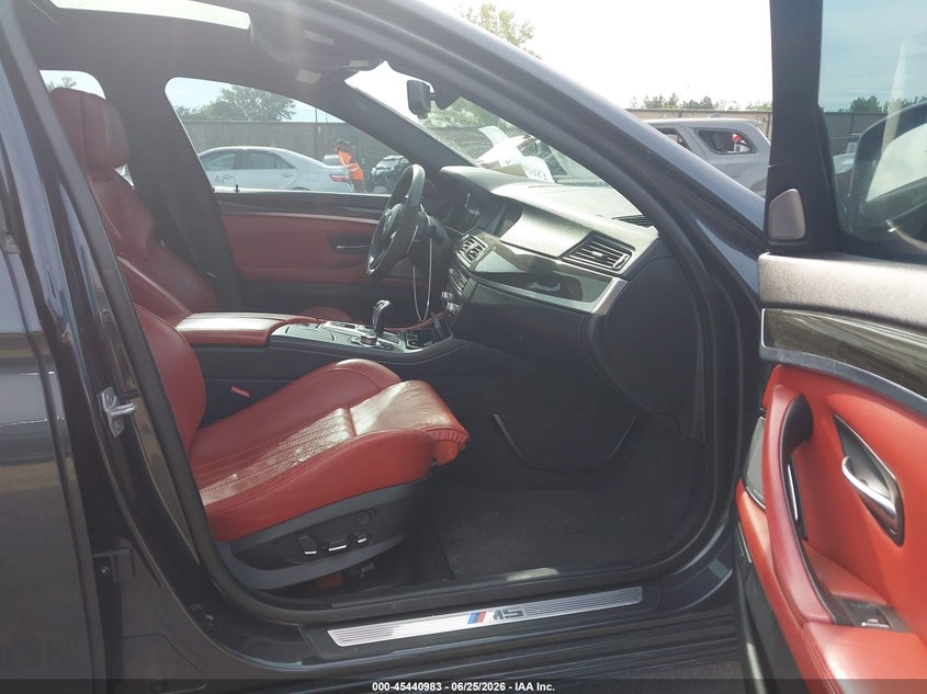 2013 BMW M5 VIN WBSFV9C56DC773964 IAAI salvage auction — REAR END, Salvage Title, sold $5,200 on 2026-07-12 (photo 5)